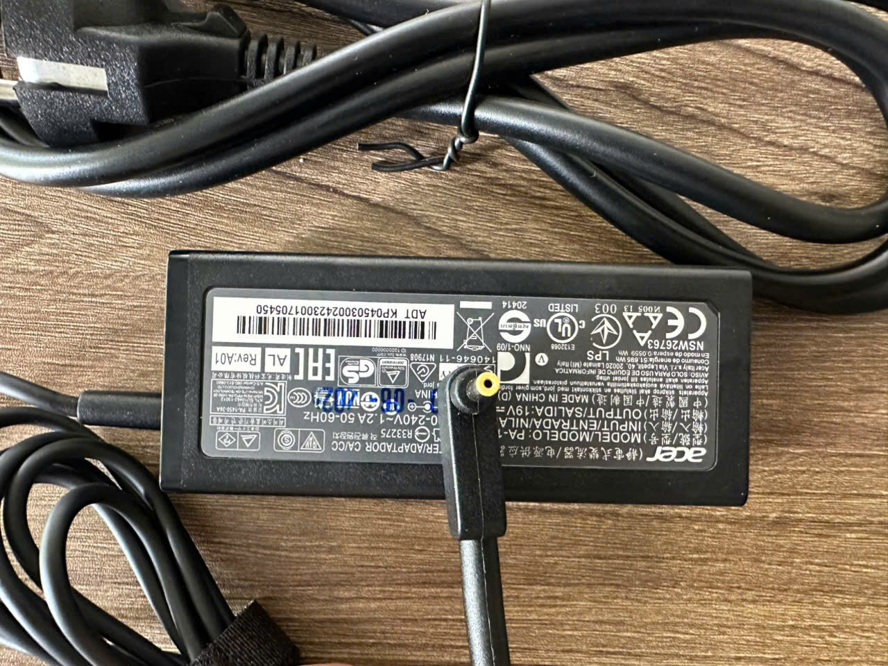 Sạc Laptop Acer 45W - 2.37A Chân Nhỏ 3.0mm x 1.1mm ZIN 12 Sạc Laptop Acer 45W - 2.37A Chân Nhỏ 3.0mm x 1.1mm ZIN