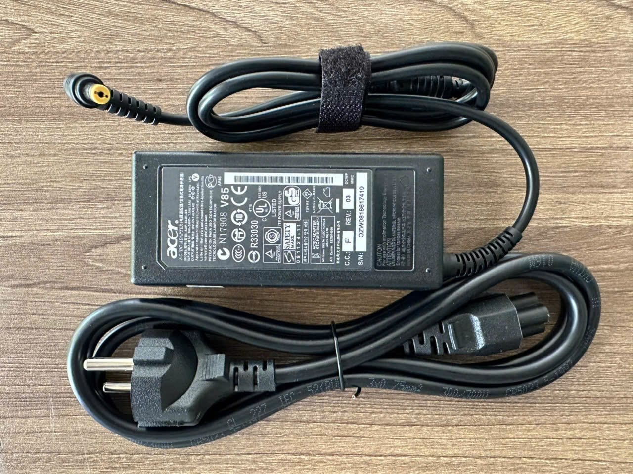 Sạc Laptop Acer 65W - 3.42A Chân Thường 5.5mm x 1.7mm ZIN 12 Sạc Laptop Acer 65W - 3.42A Chân Thường 5.5mm x 1.7mm ZIN