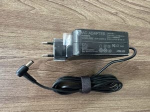 Sạc Laptop ASUS 65W - 3.42A - Chân Thường 5.5 x 2.5mm (Vuông Zin) 10 Sac Laptop ASUS 65W 3.42A Chan Thuong 5.5 x 2.5mm Vuong 4