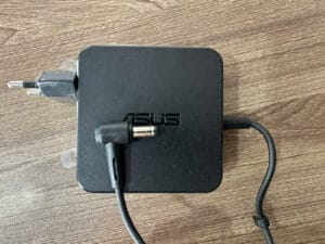 Sạc Laptop ASUS 65W - 3.42A - Chân Thường 5.5 x 2.5mm (Vuông Zin) 11 Sac Laptop ASUS 65W 3.42A Chan Thuong 5.5 x 2.5mm Vuong 5