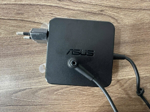 Sạc Laptop ASUS 65W - 3.42A - Chân Thường 5.5 x 2.5mm (Vuông Zin)