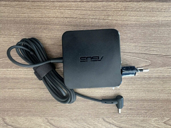 Sạc Laptop ASUS 65W - 3.42A - Chân Nhỏ 4.0x1.35mm (Vuông Zin)