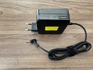Sac Laptop ASUS 65W 3.42A Dau Vuong Chan Nho 4.0x1.35mm 3