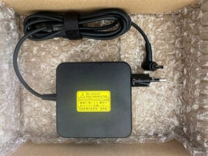 Sac Laptop ASUS 65W 3.42A Dau Vuong Chan Nho 4.0x1.35mm 4