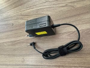 Trang Chủ Huỳnh Khang 29 Sac Laptop ASUS 65W 3.42A Dau Vuong Chan Nho 4.0x1.35mm 7