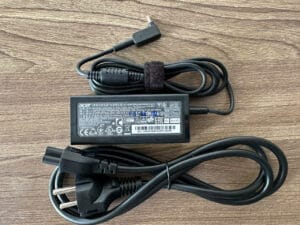 Trang Chủ Huỳnh Khang 27 Sac Laptop Acer 45W 2.37A Chan Nho 3.0mm x 1.1mm ZIN 4