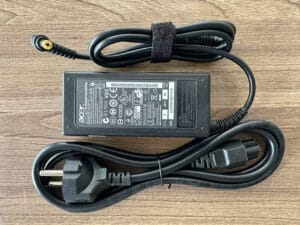 Sac Laptop Acer 65W 3.42A Chan Thuong 5.5mm x 1.7mm ZIN 1