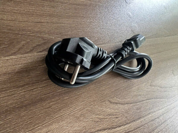 Dây nguồn PC Chuẩn - Nguồn Sống Bền Vững Cho Máy Tính Của Bạn